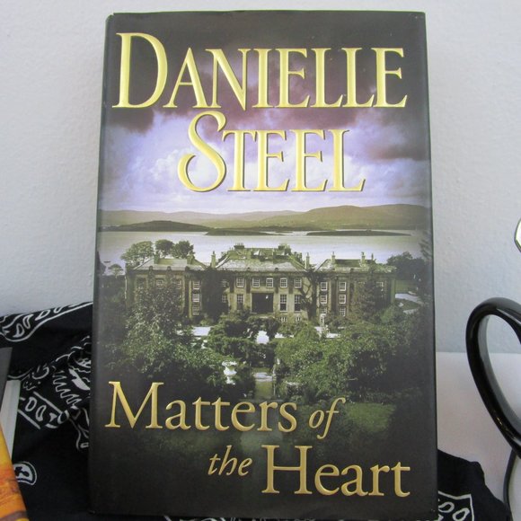 Set of 3 Hard Cover Danielle Steel Novels - Picture 4 of 13